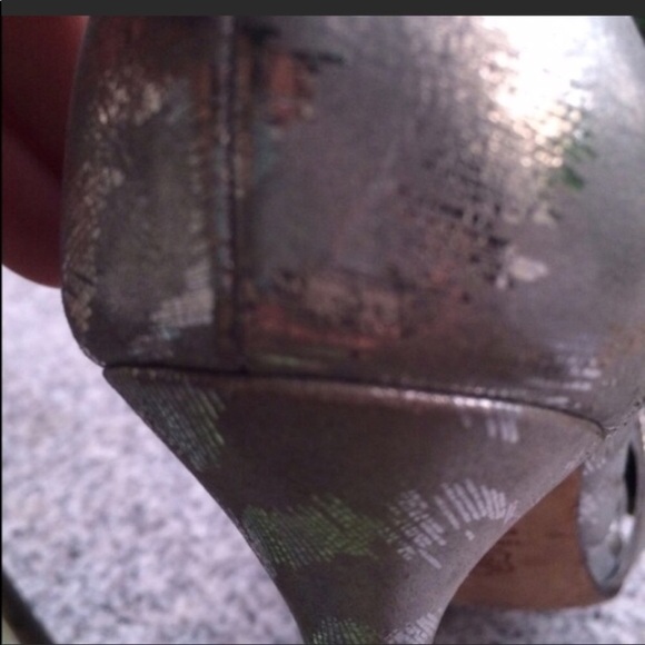 NINA Silver Patterned Strappy Heels 8.5 - Picture 4 of 5